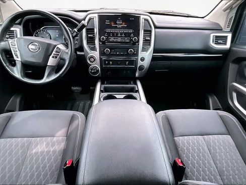Used 2021 Nissan Titan SV w/ SV Convenience Package image 7