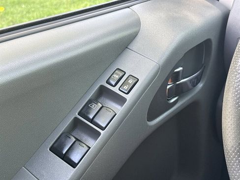 Used 2011 Nissan Frontier SV RWD image 39