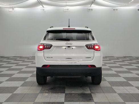 Used 2025 Jeep Compass Latitude w/ Sun & Sound Group AWD/4WD image 5