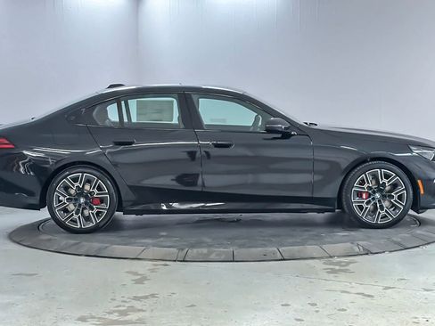 New 2026 BMW 530i w/ M Sport Package RWD image 8