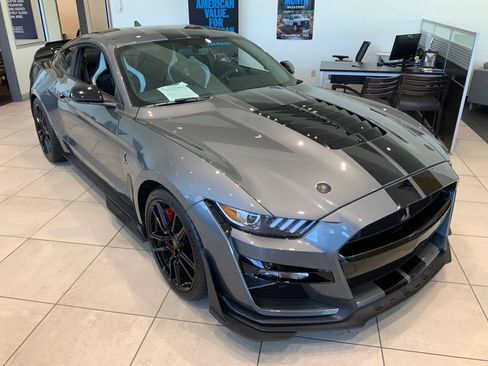 Used 2022 Ford Mustang Shelby GT500 w/ Handling Package RWD image 2