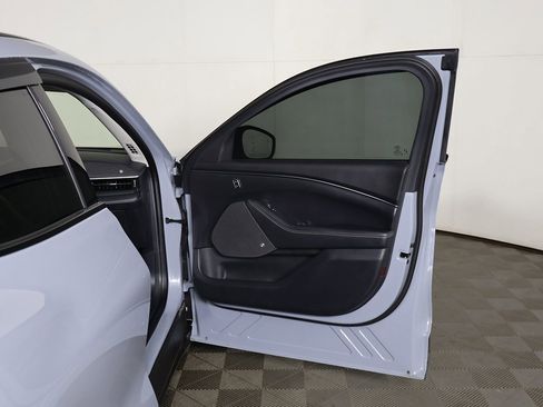 Used 2025 Ford Mustang Mach-E Premium image 23