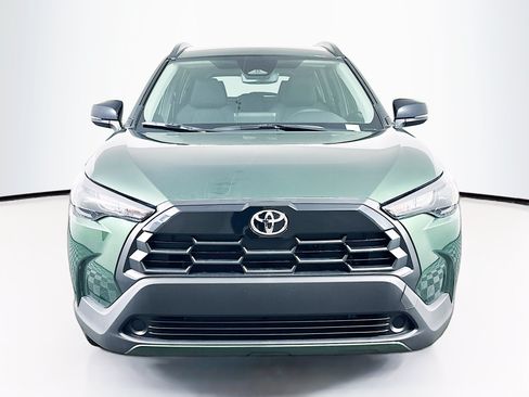 Used 2026 Toyota Corolla Cross LE FWD image 2