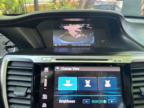Used 2017 Honda Accord EX-L image 37