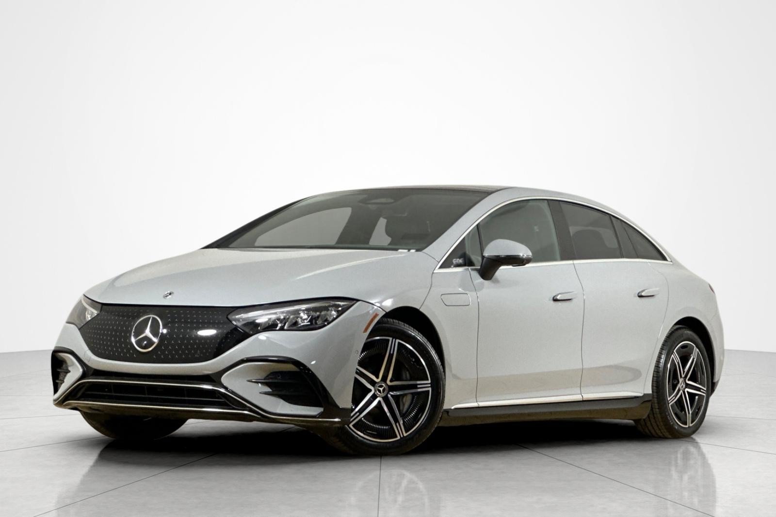 Used 2023 Mercedes-Benz EQE 500 4MATIC Sedan image 1