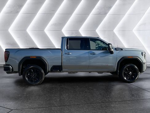 Used 2024 GMC Sierra 2500 AT4 w/ Technology Package image 7