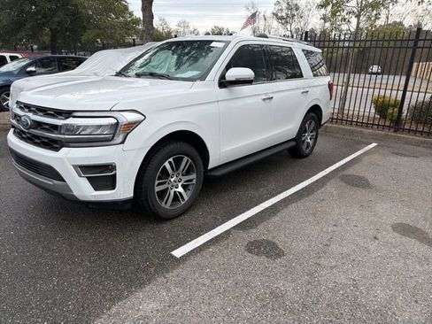 Used 2024 Ford Expedition Limited image 5