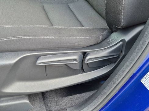 Used 2023 Honda CR-V LX image 17