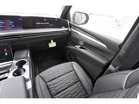 New 2026 Cadillac Escalade V image 10