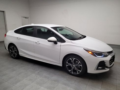 Used 2019 Chevrolet Cruze LT w/ Convenience Package FWD image 11