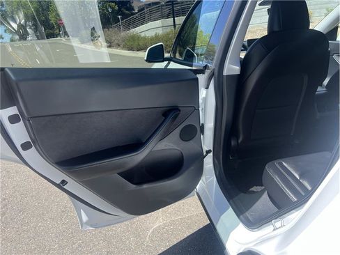 Used 2020 Tesla Model Y Long Range AWD/4WD image 13