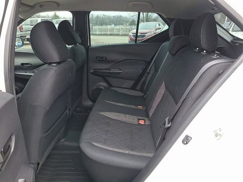 Used 2019 Nissan Kicks S image 11