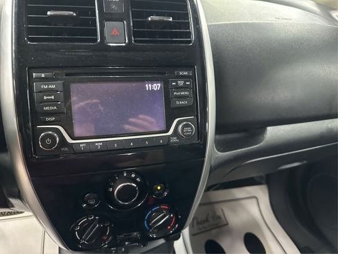 Used 2018 Nissan Versa Note SV FWD image 24