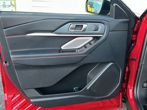 New 2026 Ford Explorer ST-Line w/ ST-Line Street Pack image 9