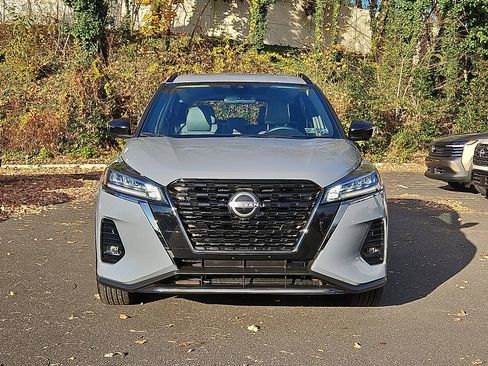 Certified 2024 Nissan Kicks SR w/ SR Premium Package image 2