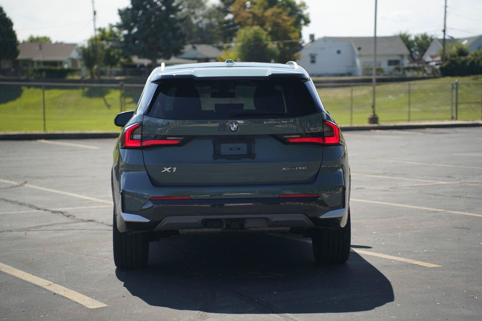 Used 2025 BMW X1 xDrive28i w/ Premium Package AWD/4WD image 4