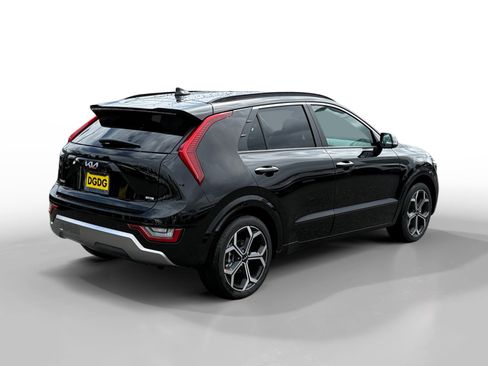 New 2025 Kia Niro SX Touring image 5