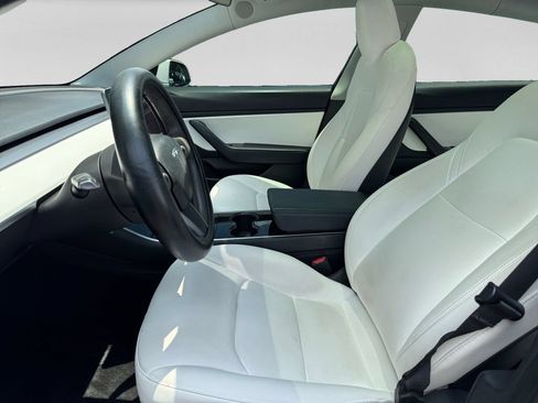 Used 2020 Tesla Model 3 Standard Range Plus RWD image 14
