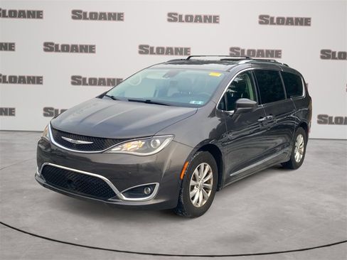 Used 2018 Chrysler Pacifica Touring-L Plus w/ Advanced Safetytec Group image 1