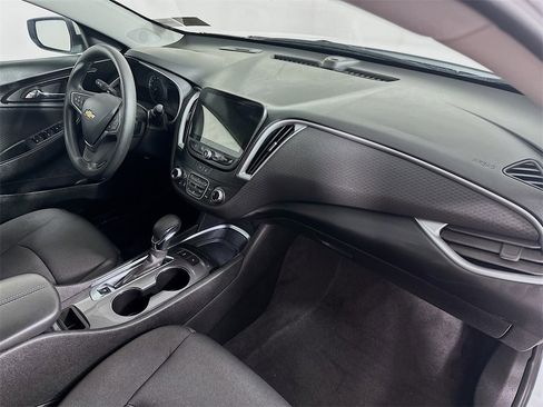 Used 2024 Chevrolet Malibu LT image 32