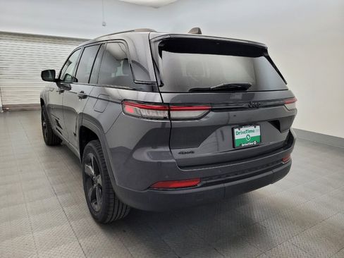 Used 2023 Jeep Grand Cherokee Altitude AWD/4WD image 5