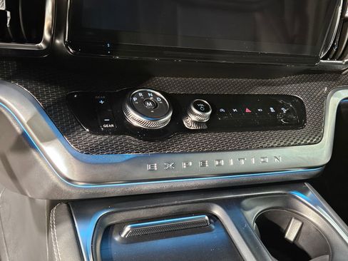 Used 2025 Ford Expedition Platinum w/ Stealth Performance Package image 33