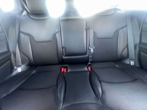 Used 2025 Jeep Compass Trailhawk image 37