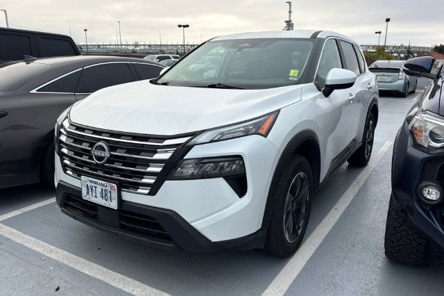 Used 2025 Nissan Rogue SV AWD/4WD image 1