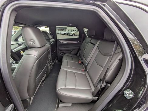 New 2025 Cadillac XT5 Luxury image 28