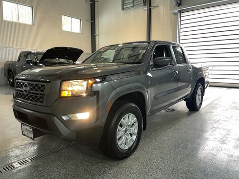 Used 2024 Nissan Frontier SV w/ SV Convenience Package image 4