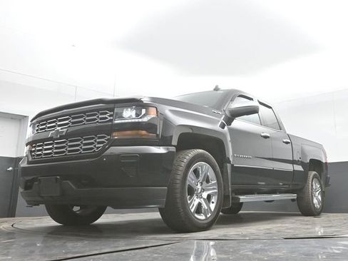 Used 2017 Chevrolet Silverado 1500 Custom w/ Custom Convenience Package AWD/4WD image 38