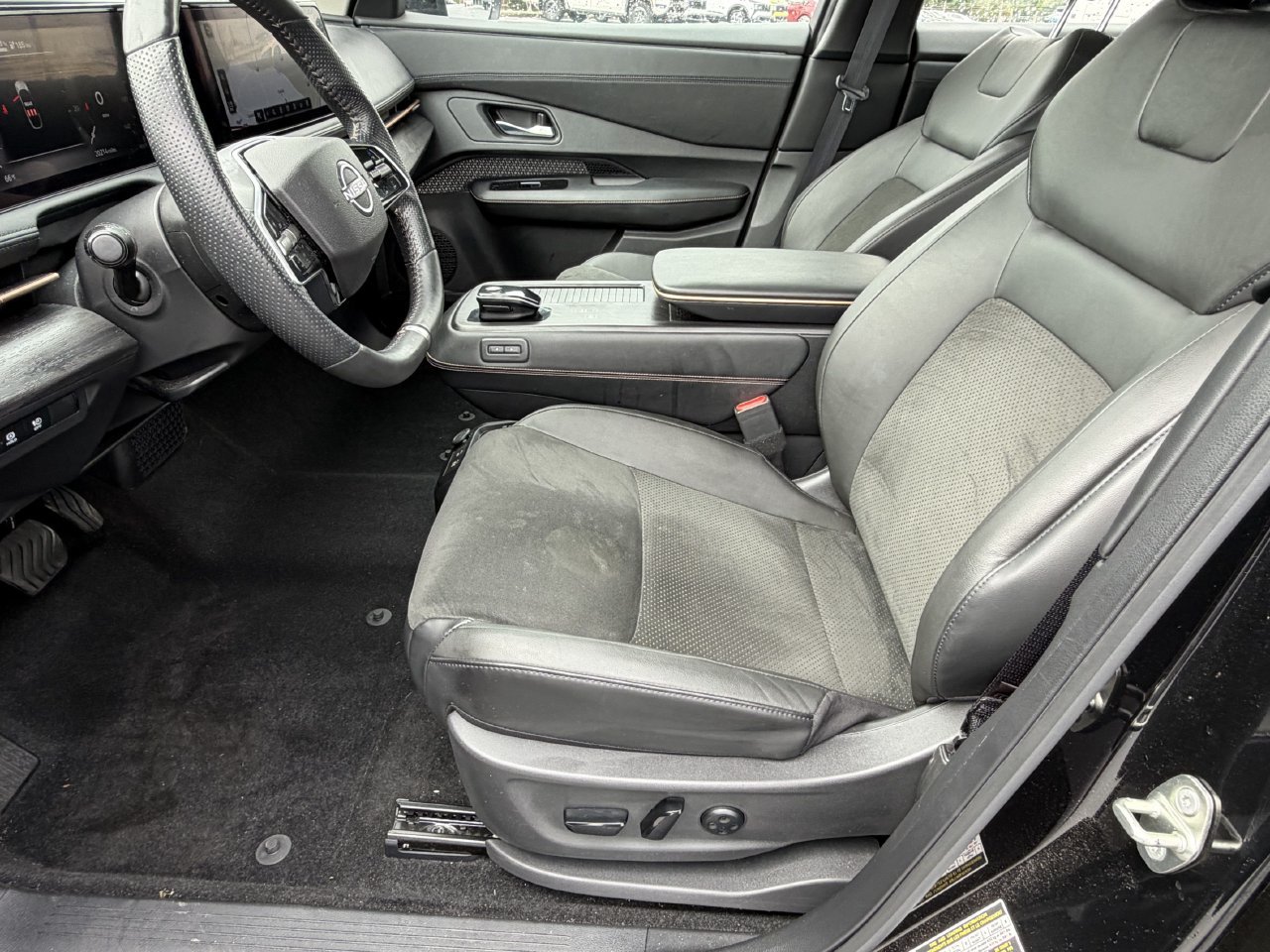 Certified 2024 Nissan Ariya FWD image 17