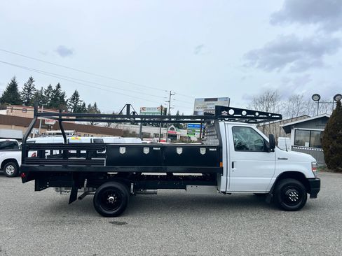 Used 2022 Ford E-450 and Econoline 450 Super Duty RWD image 8