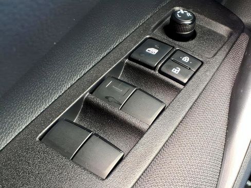 Used 2025 Toyota Corolla LE image 14