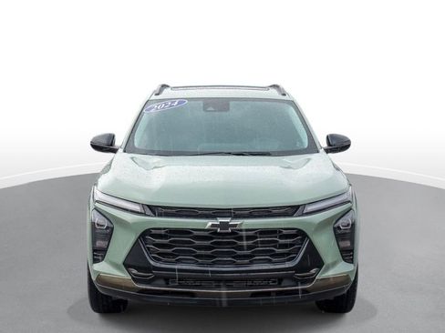 Used 2024 Chevrolet Trax ACTIV w/ Sunroof Package FWD image 3