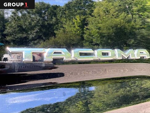 Certified 2023 Toyota Tacoma SR5 AWD/4WD image 33