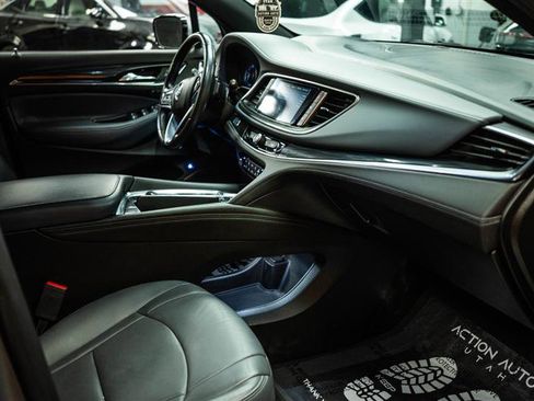 Used 2024 Buick Enclave Premium image 14