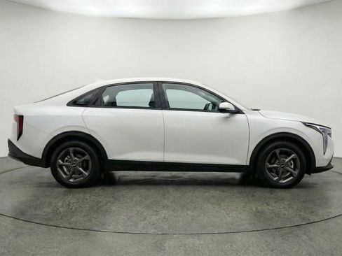 Used 2025 Kia K4 FWD image 11