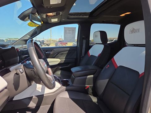 Used 2024 GMC Canyon AT4X w/ AT4X AEV Edition AWD/4WD image 23