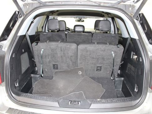 Used 2023 Ford Explorer Limited image 13