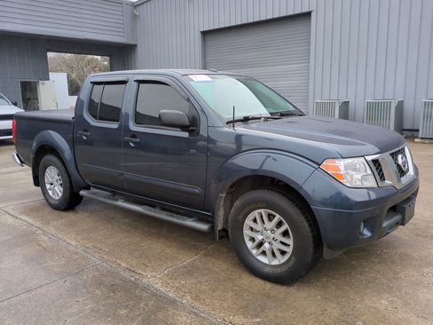 Used 2017 Nissan Frontier SV w/ SV Value Truck Package image 2
