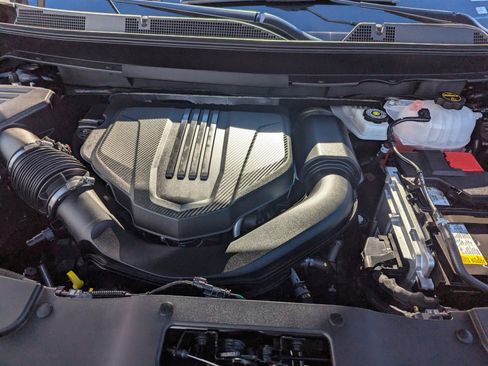 Certified 2025 Chevrolet Traverse LT image 33