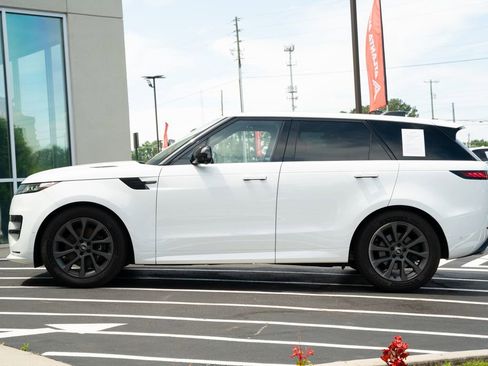 Used 2024 Land Rover Range Rover Sport Dynamic SE AWD/4WD image 19