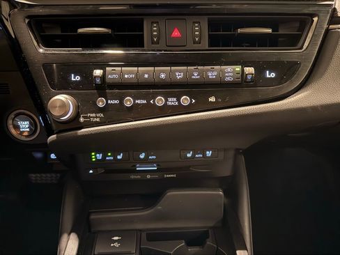 Used 2022 Lexus ES 350 w/ Premium Package image 25