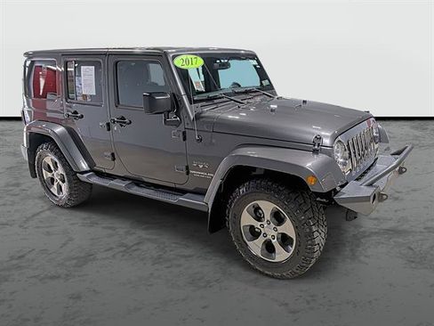 Used 2017 Jeep Wrangler Unlimited Sahara w/ Trailer Tow Group AWD/4WD image 5