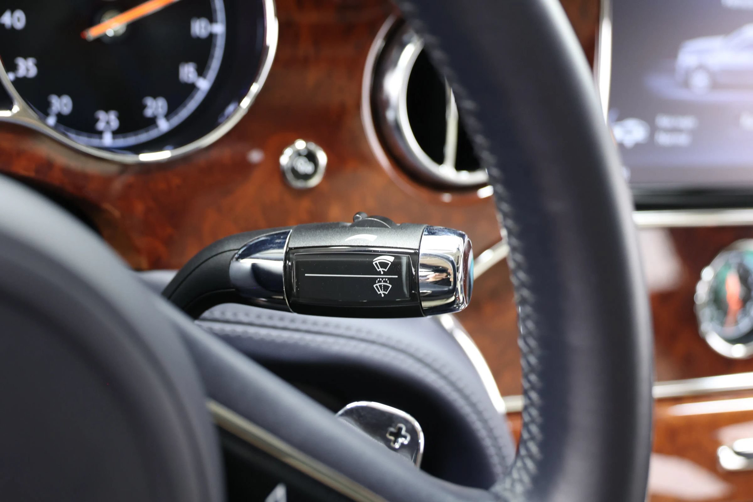 Used 2017 Bentley Mulsanne RWD image 40