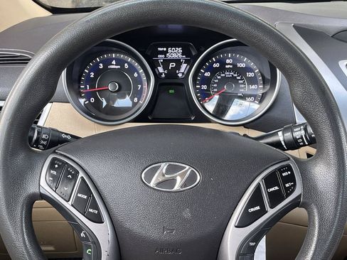 Used 2013 Hyundai Elantra GLS w/ Preferred Pkg FWD image 9