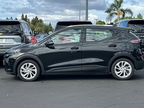 Used 2022 Chevrolet Bolt EUV LT w/ Driver Confidence Package image 8