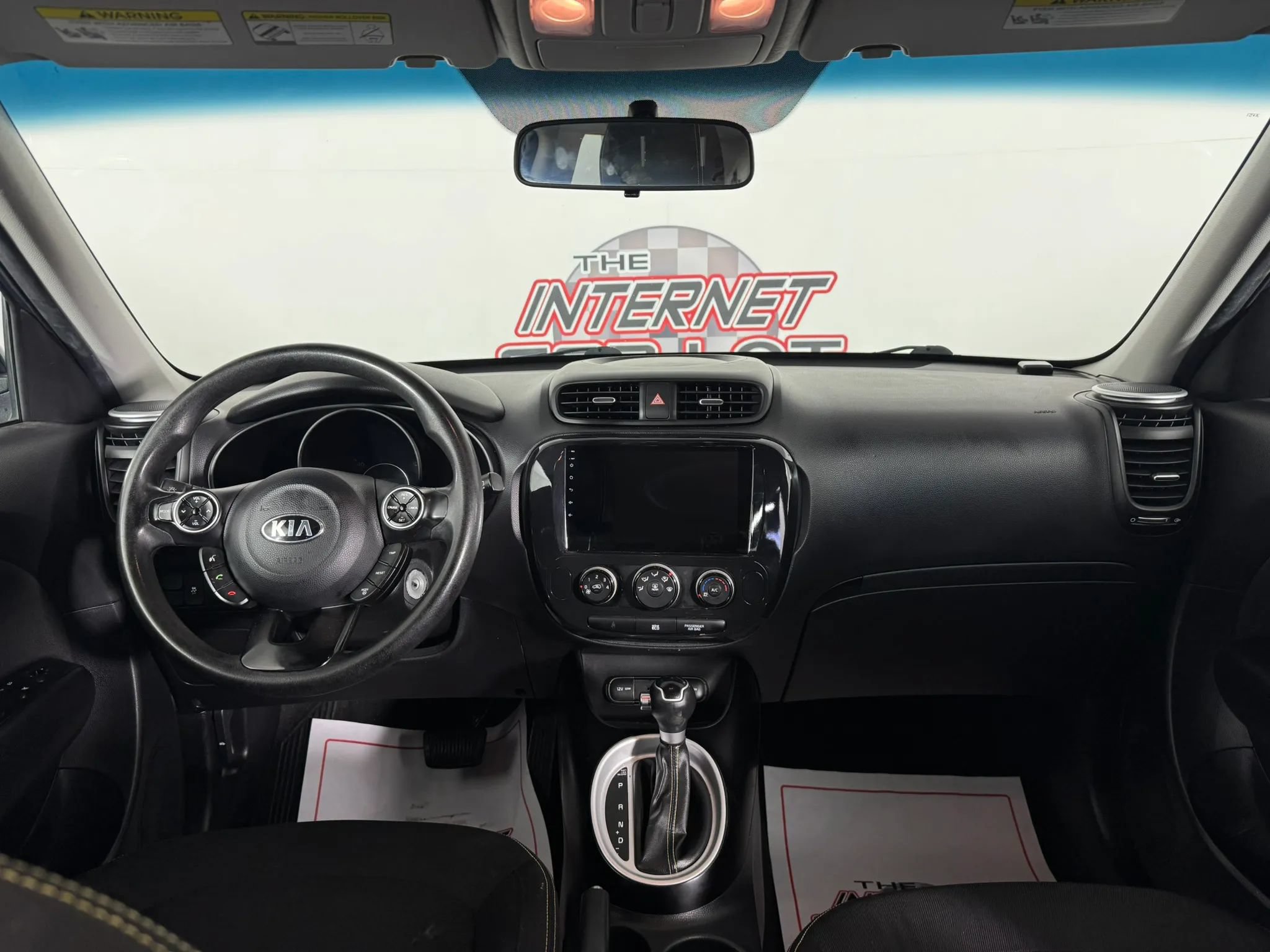 Used 2016 Kia Soul + FWD image 11