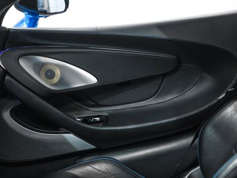 Used 2022 McLaren GT RWD image 30